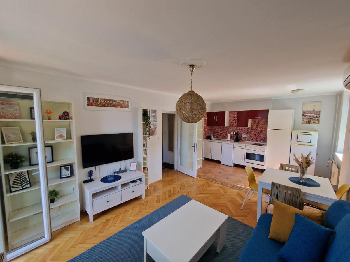 Lovely Condo With Free Parking ลูบลิยานา ภายนอก รูปภาพ
